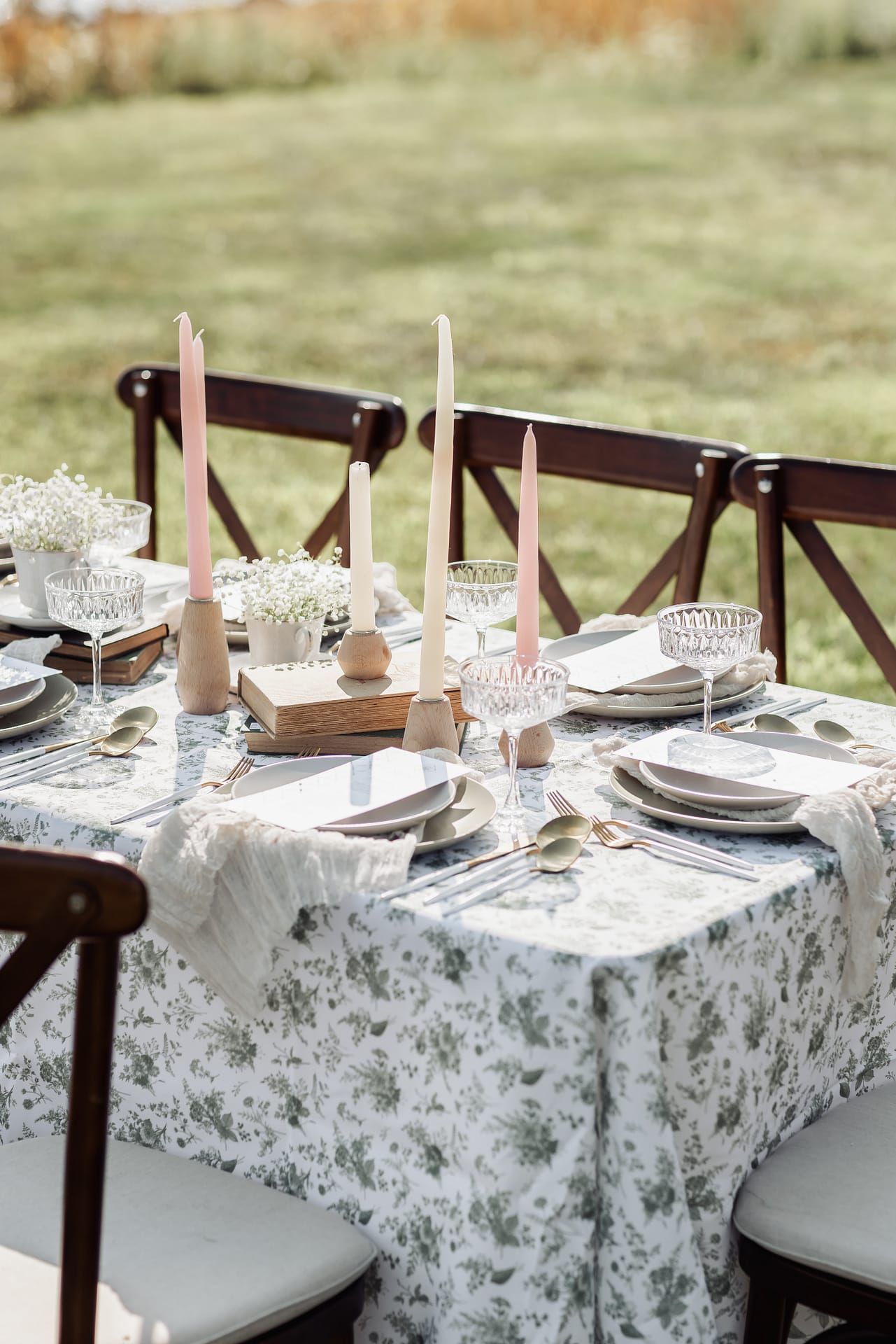 AVENTZ Co. Connecticut Event & Wedding Planner. Abby Fritz Connecticut Wedding Designer, Backyard weddings, CT Private Events, Design, Weddings, Intimate | Simply K. Studios